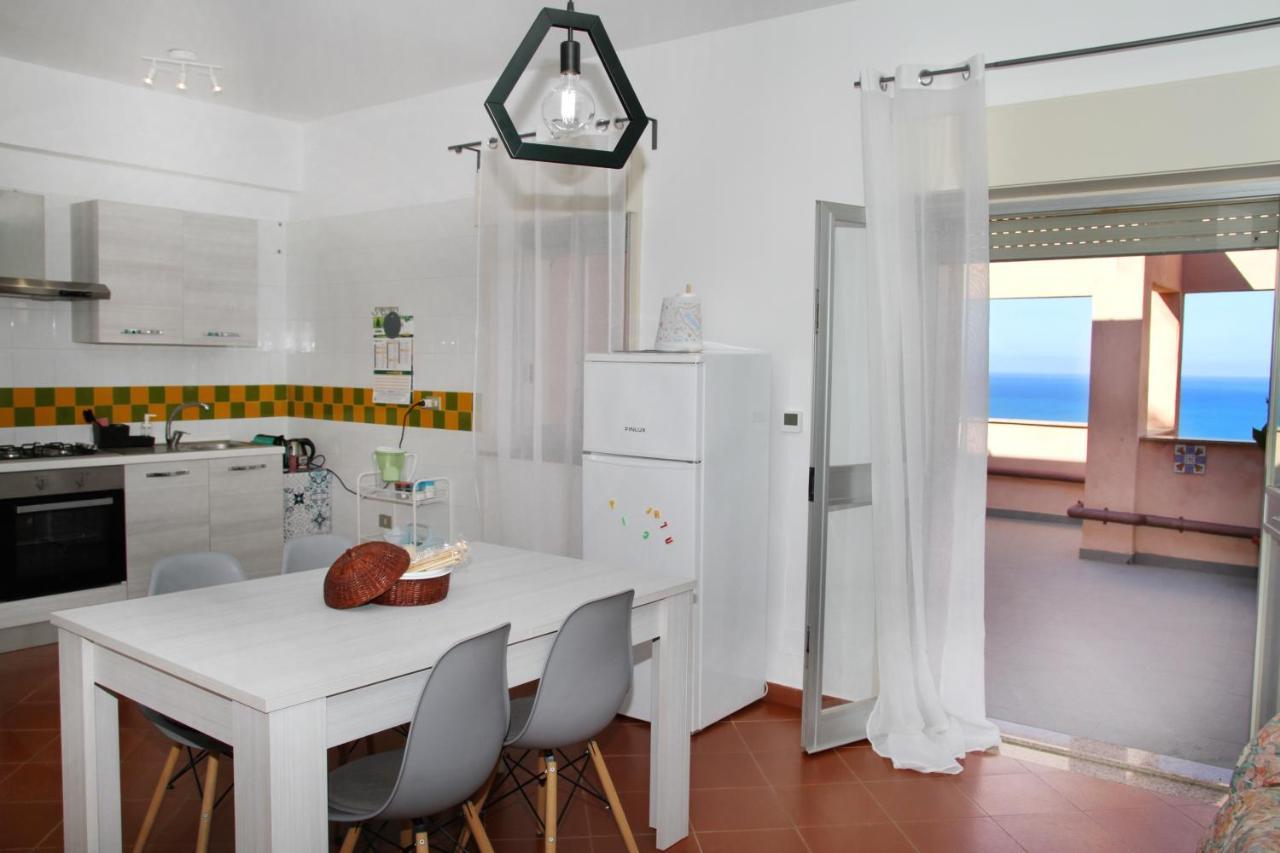 Attico Vista Mare Con Terrazza E Spa Riscaldata Santo Stefano di Camastra Exterior photo