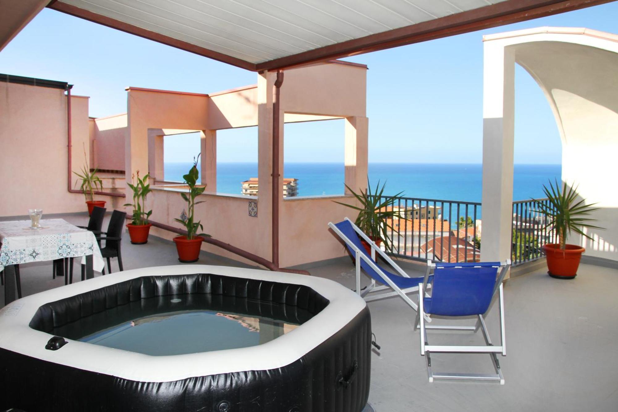 Attico Vista Mare Con Terrazza E Spa Riscaldata Santo Stefano di Camastra Exterior photo